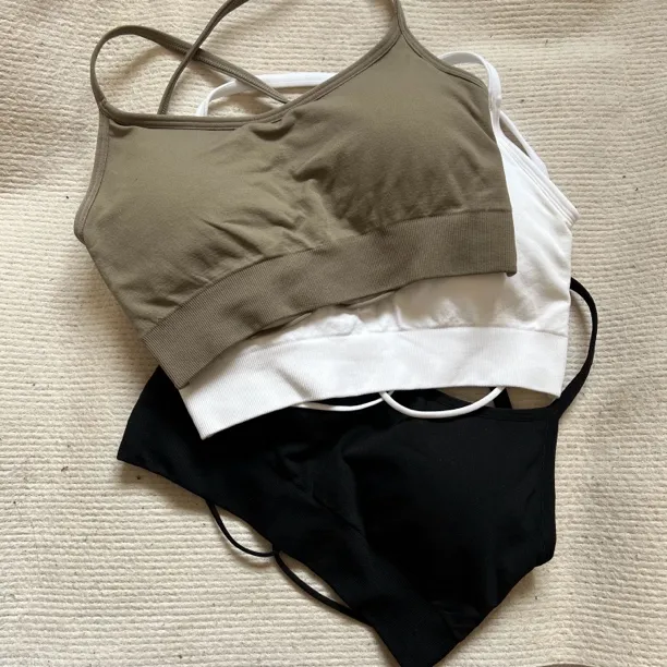 巨巨巨好穿完全露背包胸效果嘎嘎好可拆卸胸垫健身小美背运动内衣