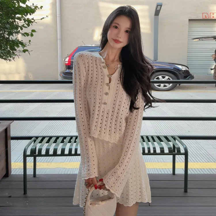 巨好看的早秋一整套白色镂空针织衫套装女春秋2025新款韩系两件套