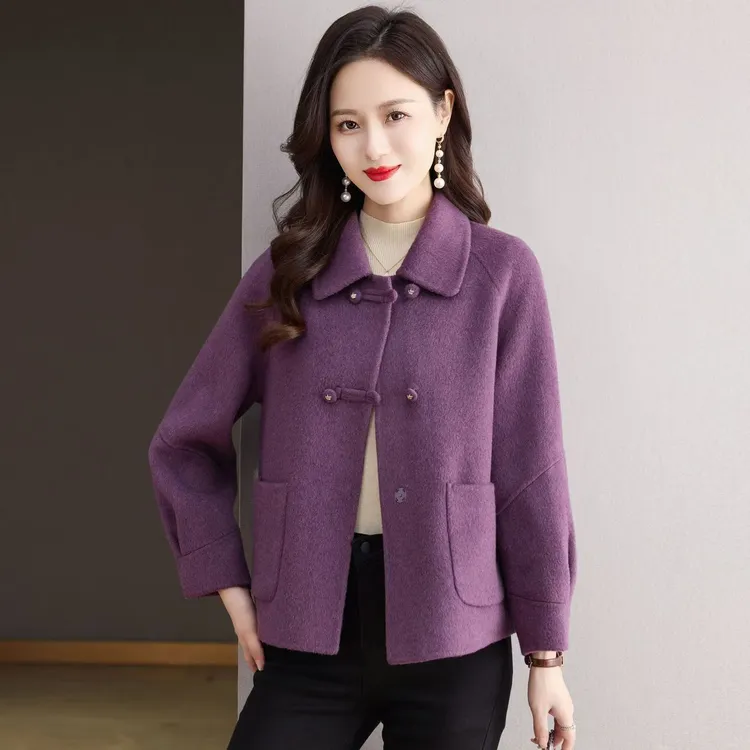 2025年新短款双面羊毛翻领时尚