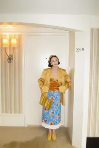 韩国小众品牌 碎花木耳边半身裙    250205