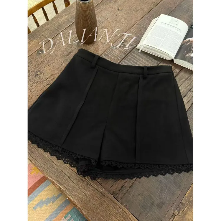 晶咕佳佳【摩登罗曼史】大裤腿拼蕾丝立体线毛呢短裤显瘦高腰时尚