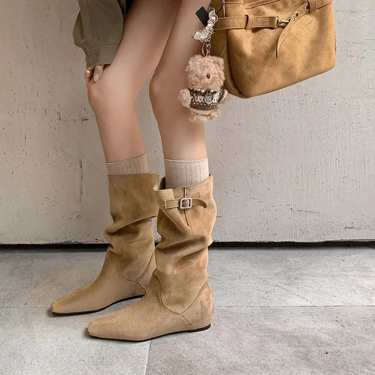 2025年新款百搭绒面舒适女皮带扣女靴女内增高瘦瘦靴
