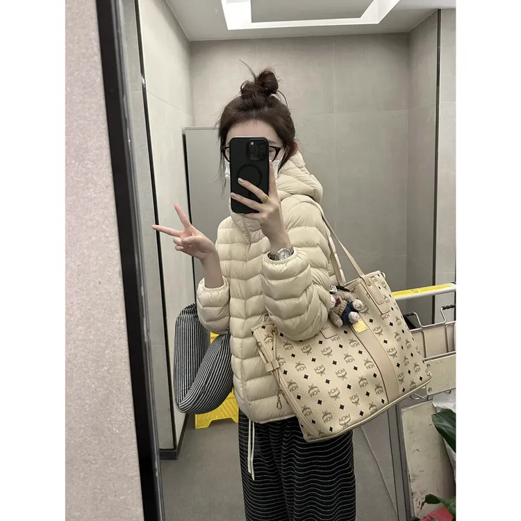 MARIE.COCO杏色连帽短款棉服外套女秋冬2025新款百搭牛仔裤两件套