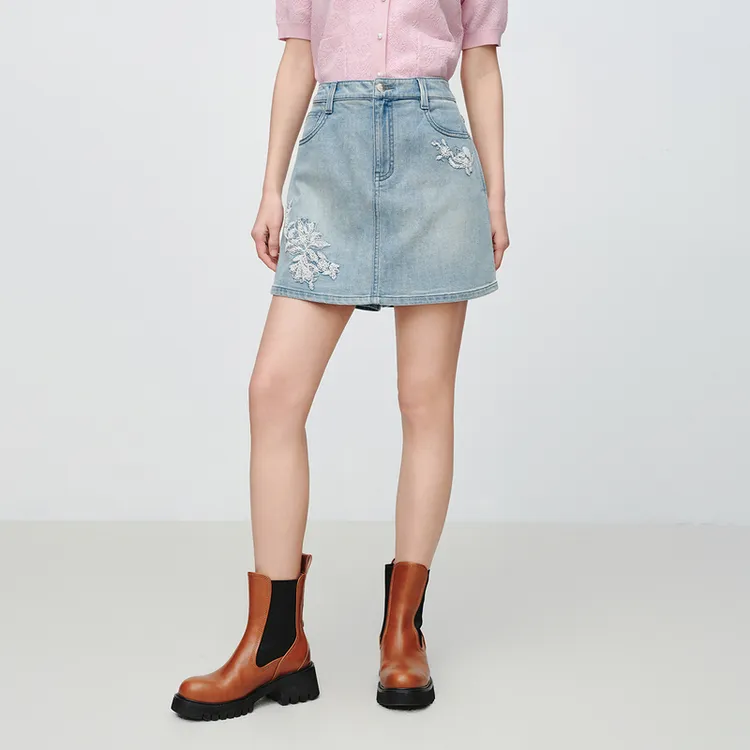 EP雅莹新款 通勤桑蚕丝棉刺绣前片裙装蓝色牛仔短裤J643B