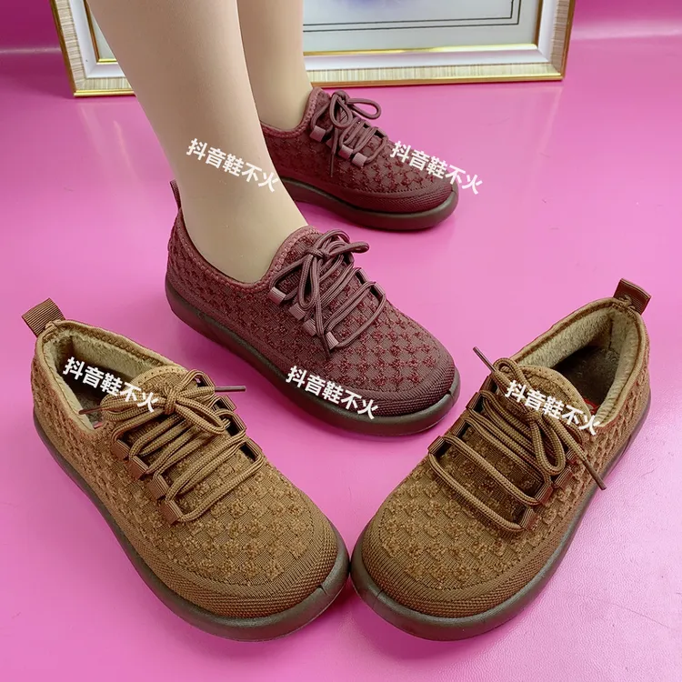 2025冬季新款老北京妈妈棉鞋加绒加厚保暖雪地靴轻便舒适休闲软底