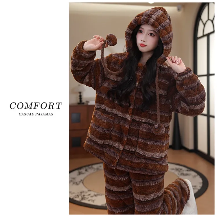 2025冬季新款三层夹棉加厚长毛绒卡通睡衣女连帽保暖可外穿家居服