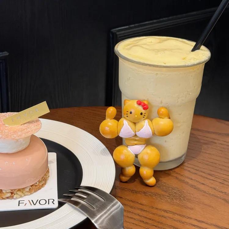 创意生日礼物碱水肌肉kitty真面包挂件宝宝挂件恶搞礼物