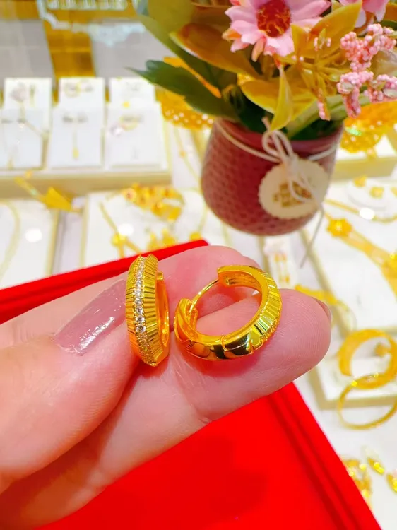 合金耳饰 0.15g 小小耳环 سېھران مىس قاپلىما ئالتۇنلىرى