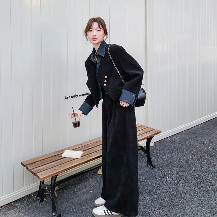 黑色高级感盐系穿搭减龄套装女春撞色牛仔拼接假两件阔腿裤两件套