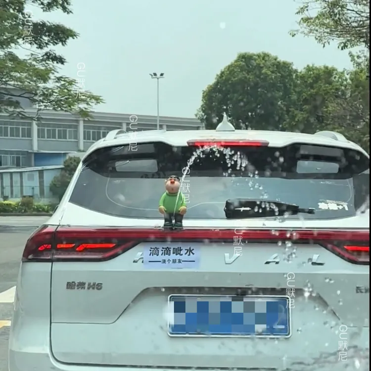 会喷水呲水的胖虎车外挂件喷水的胖虎滴滴喷水浇个朋友