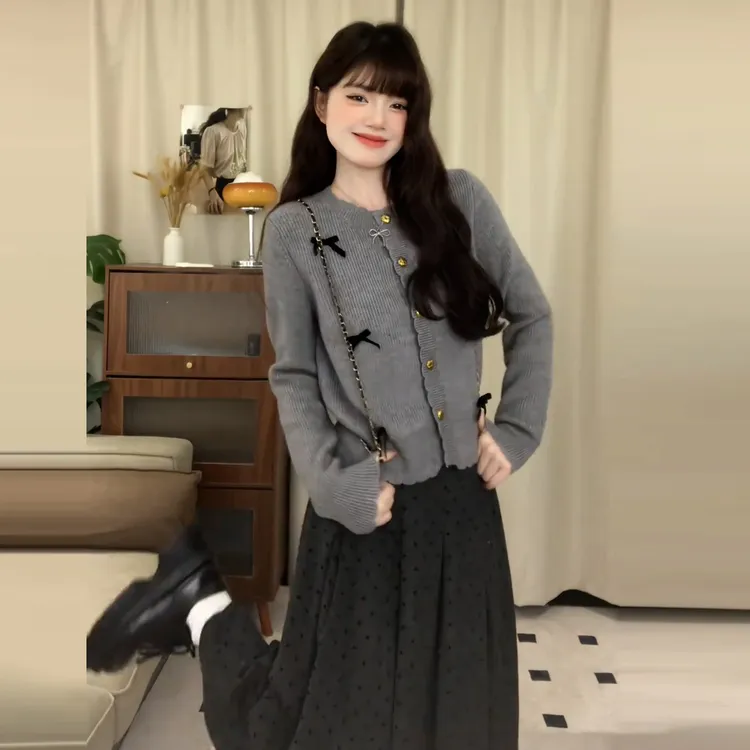 小个子灰色针织开衫毛衣女秋冬2025新款高级感复古半身裙两件套装