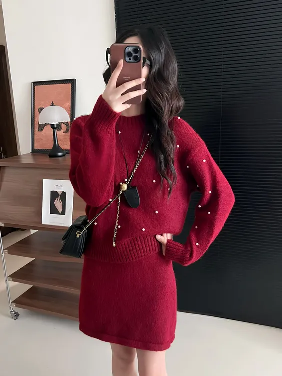 【福利专属】 红色钉珠毛衣包臀短裙女冬季新款韩系气质针织两件套