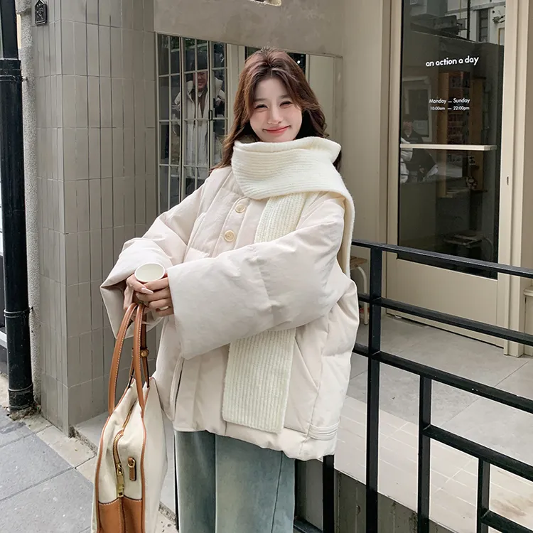 白色超好看针织围巾短款羽绒服女2024韩系宽松潮白鸭绒冬季厚外套