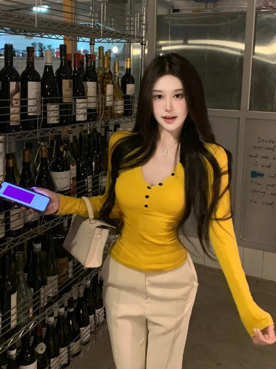 姜黄色辣妹v领长袖T恤女秋季收腰修身内搭纯欲紧身显身材打底上衣