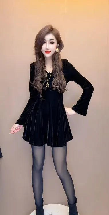 春季显瘦短裙连衣裙长袖秋冬女装名媛气质修身时尚收腰打底