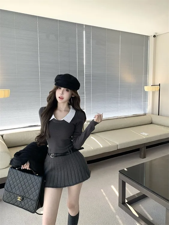 2025春季新款设计感灰色翻领学院风修身针织短裙女修身显瘦连衣裙