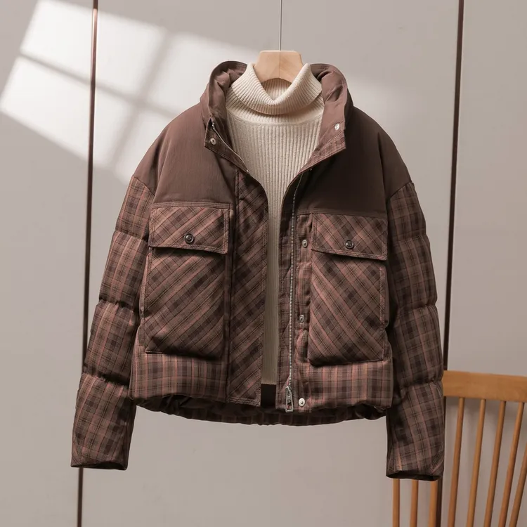 2025新款90白鸭绒羽绒服女短款撞色拼接保暖小个子立领百搭外套潮