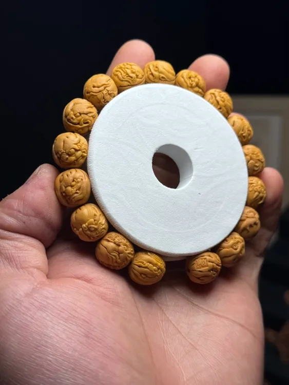 瑞兽，奶油皮桃核手串，尺寸：11+/13，老王本工
