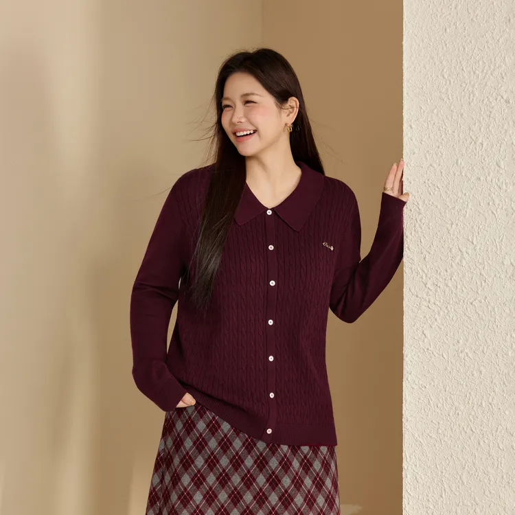 【翻领韩系】纤莉秀W大码女装复古通勤风绞花针织外穿内搭QK4936