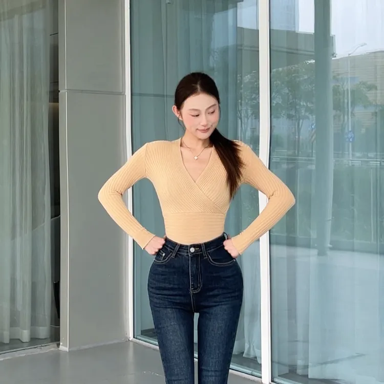 【吕亿studio】显胸打底衫女内搭性感收腰紧身螺纹交叉深v领上衣