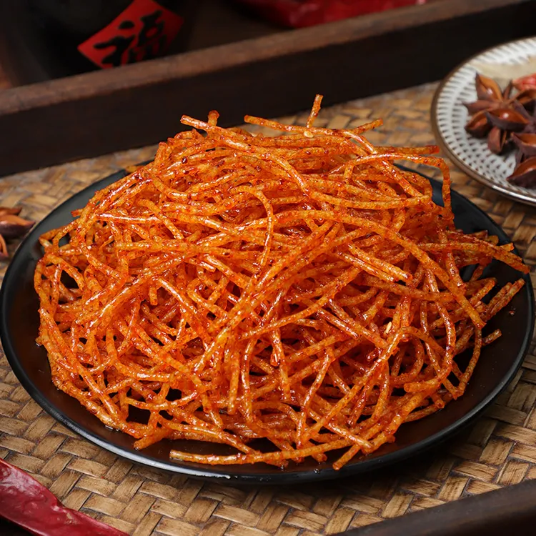 运动爆款小吃零食节日必吃好物麻辣丝大辣片辣条追剧网红景区小院