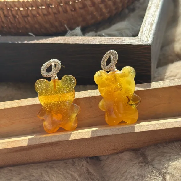 蜜蜡金沙无脸熊耳坠大个