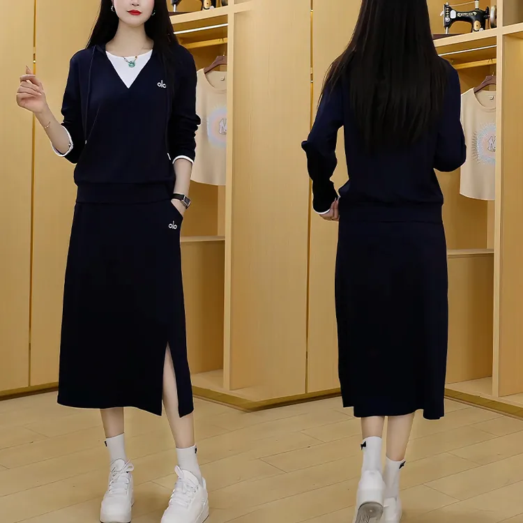 假两件休闲运动套装2025年秋季时尚韩版宽松减龄开叉半身裙两件套