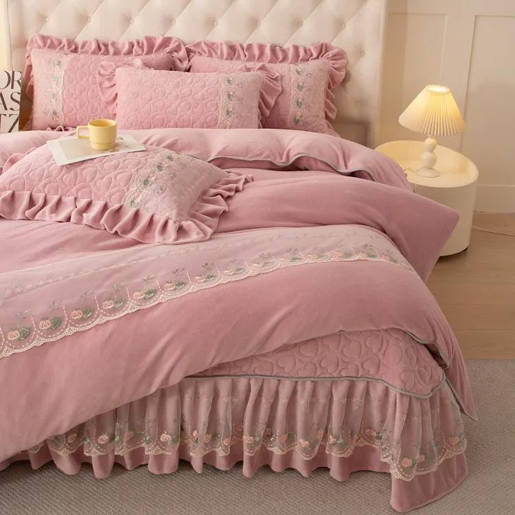 不老的爷爷2026新款加厚保暖牛奶绒刺绣床盖款四件套床上用品QDM