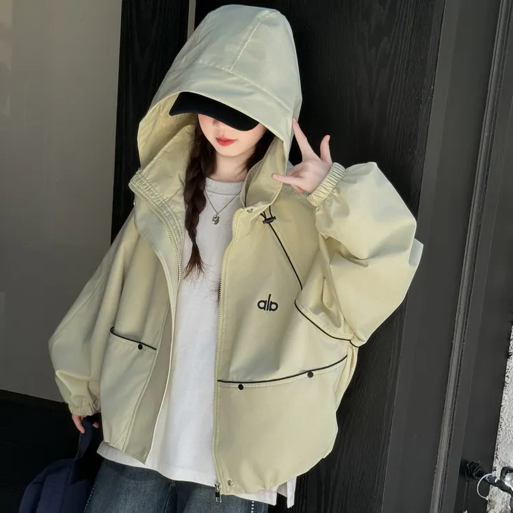 女童超好看韩系外套秋季2025新款儿童风衣夹克女孩大童早秋冲锋衣