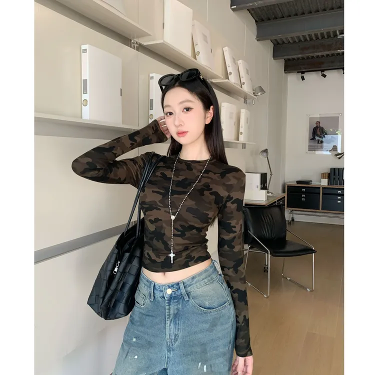 多领口美式辣妹短款迷彩长袖T恤秋季百搭修身显瘦甜酷正肩上衣女
