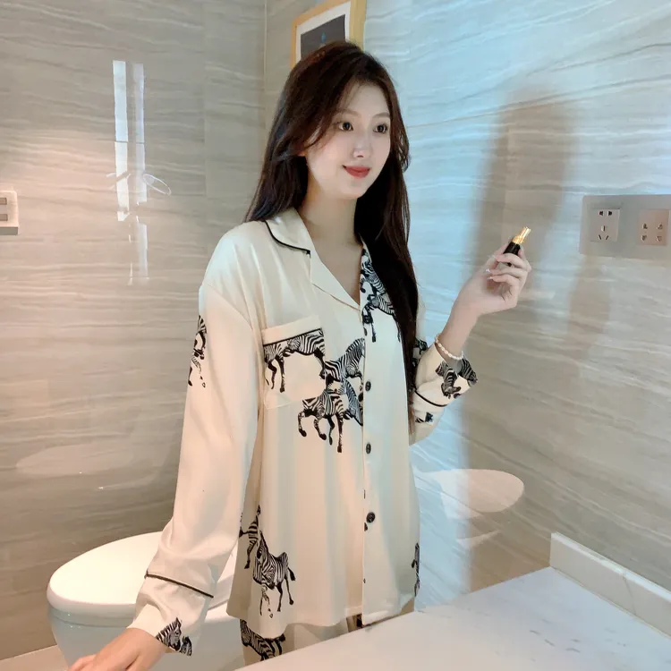 新薄款冰雪丝斑马印花小翻领拼接宽松家居服春秋女士两件套