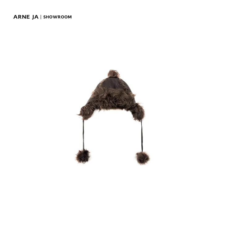 ARNE JA｜“温暖形态”小湖羊简奢线条皮毛一体雷锋帽W657