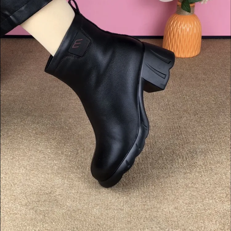 厚底软底圆头舒适秋冬黑色时装靴真皮短靴子