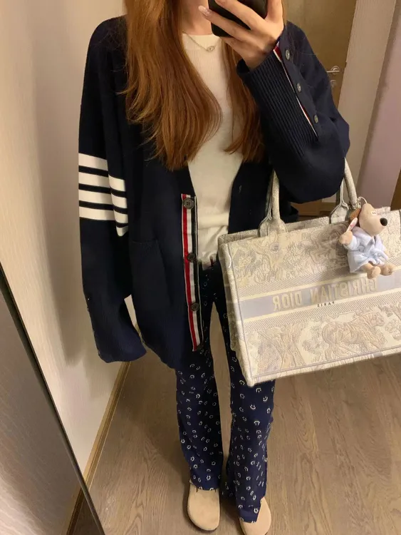 开衫毛衣女2025早秋四条杠学院风V领条纹高级感针织外套春秋上衣