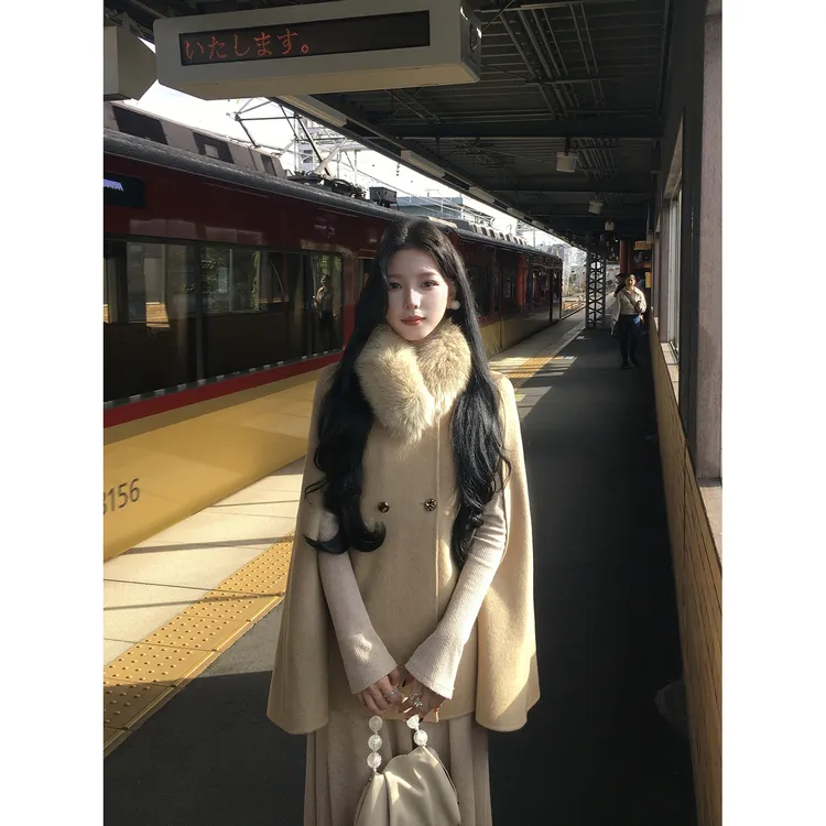 ICELOLLY财阀千金羊毛双面呢斗篷大衣女2025新款秋冬狐狸毛领外套