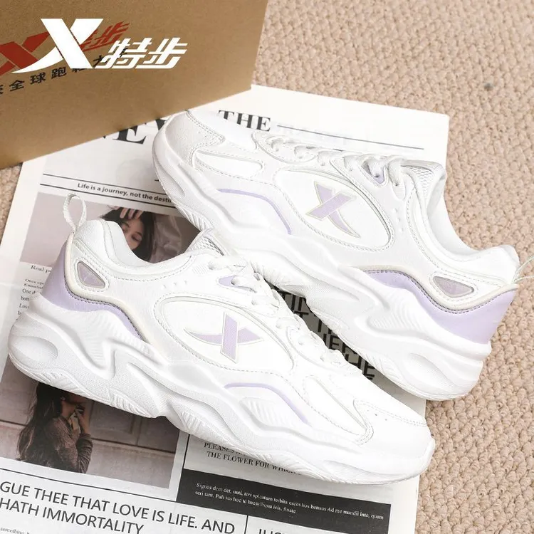 特步女鞋保暖休闲跑步运动鞋2026冬季皮面软底减震跑步鞋轻便跑鞋