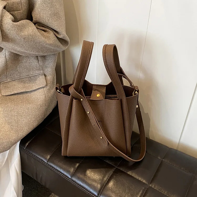 荔枝纹水桶包2025新款女包简约夏季单肩包手提菜篮子包 母两件套