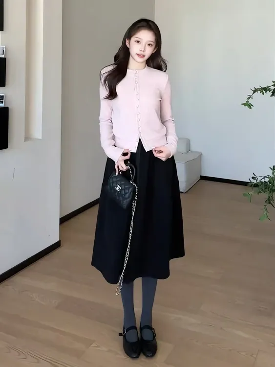 2025年冬季新款辣妹风时尚套装圆领开衫修身上衣高腰显瘦半身裙潮