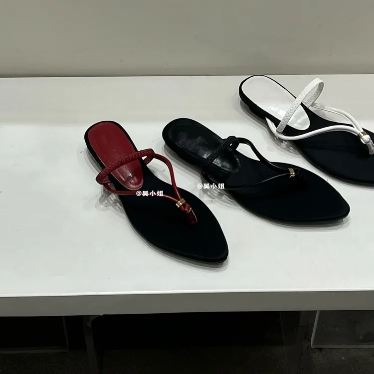 两穿款 ！2025夏季新款拼色低跟尖头莱卡凉鞋时尚百搭时装夹趾凉拖