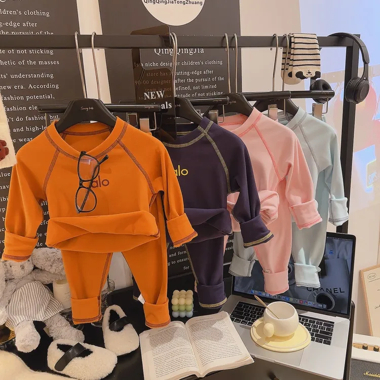 儿童纯色字母家居服套装无骨纯色两件套保暖舒适柔软亲肤