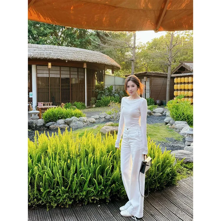 新款休闲百搭时尚设计感U领白色长袖上衣高腰宽松显瘦直筒阔腿裤