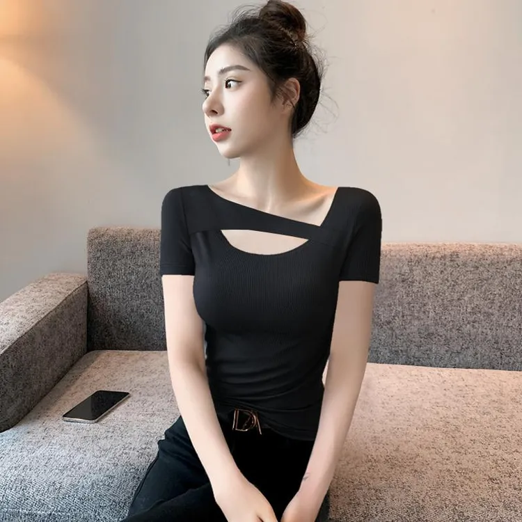 黑色短袖t恤女2025新款夏季外穿正肩不规则镂空内搭修身螺纹上衣