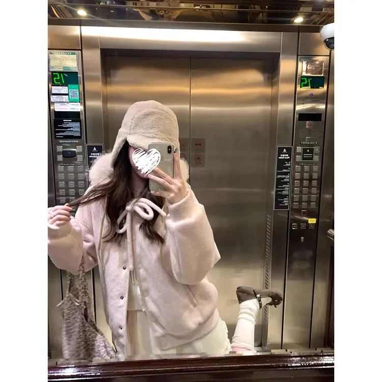 蝴蝶结绑带大毛领连帽外套冬女夹棉加厚保暖休闲上衣 61031