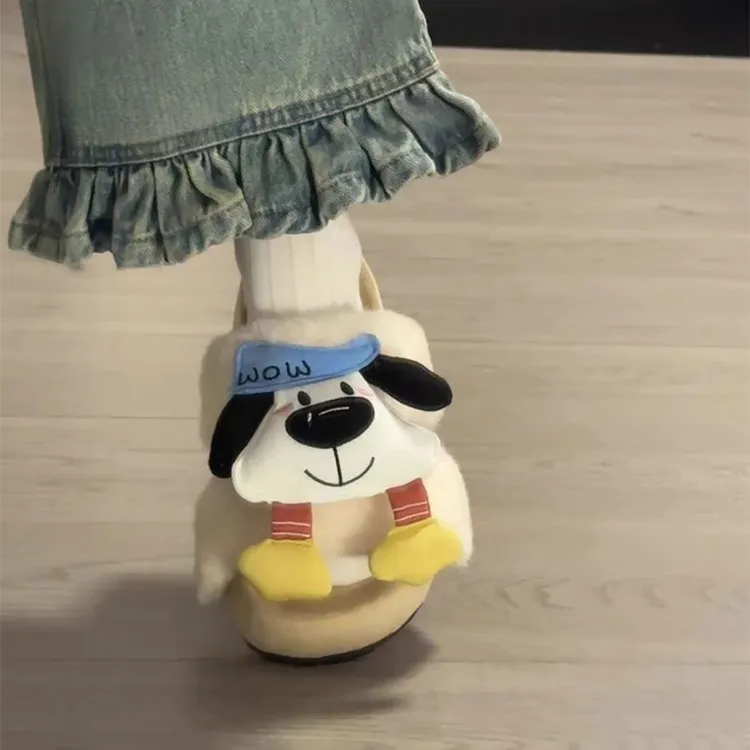 时尚百搭软萌可爱毛绒小狗保暖拖鞋女2025秋冬新款厚底勃肯一字拖