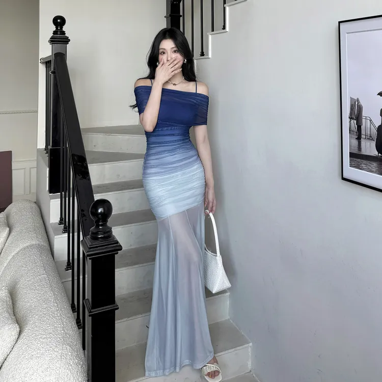 KaDaiShan 蓝色渐变色一字肩连衣裙夏季抹胸型网纱透视高个子长裙