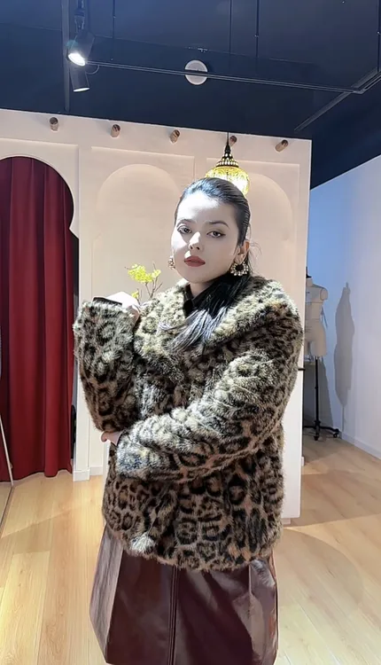 人造皮草 欧美气质大翻领豹纹皮草外套