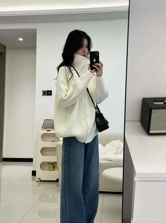 慵懒高级感白色高领毛衣外套女秋冬季2024新款复古直筒牛仔裤套装