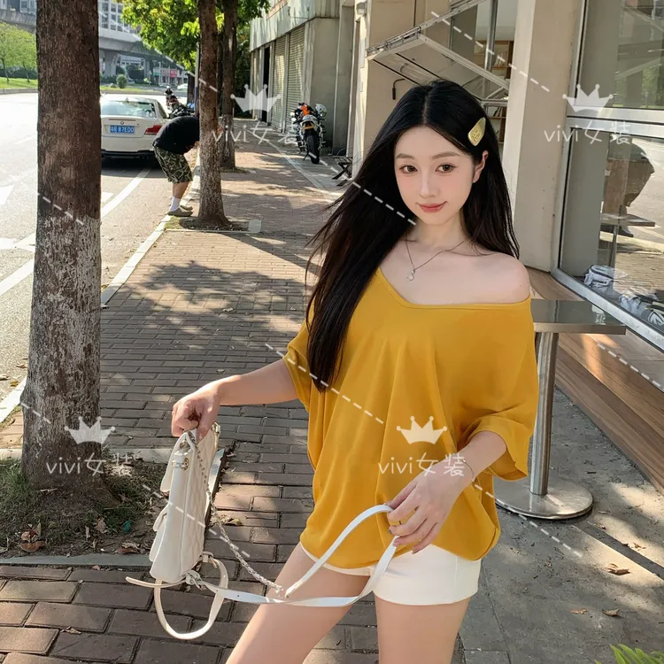 纯欲慵懒风宽松蝙蝠袖V领斜肩短袖辣妹 微透凉感薄款罩衫