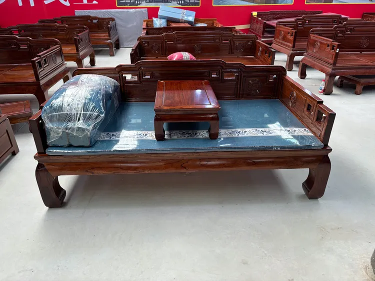 北方老榆木矮围板国色罗汉床