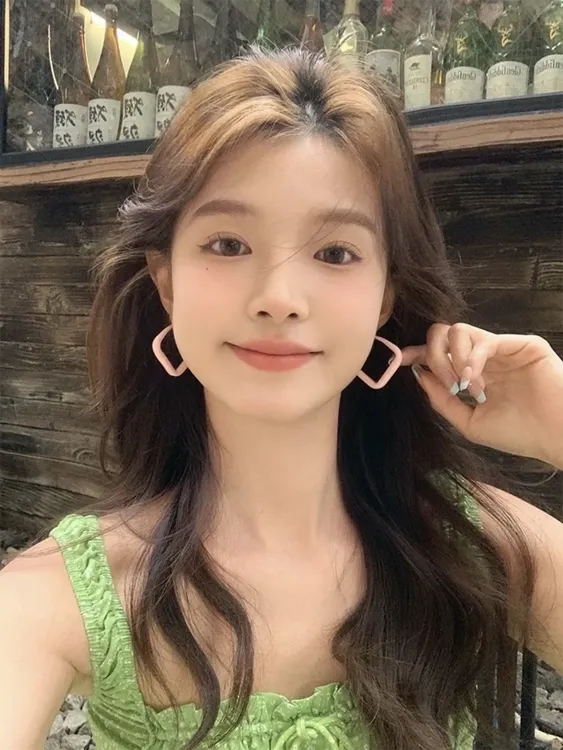 铜合金耳饰 H641粉色方形几何耳圈韩系氛围感甜美气质大耳圈耳夹